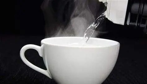 晨起第一杯水的生命密码